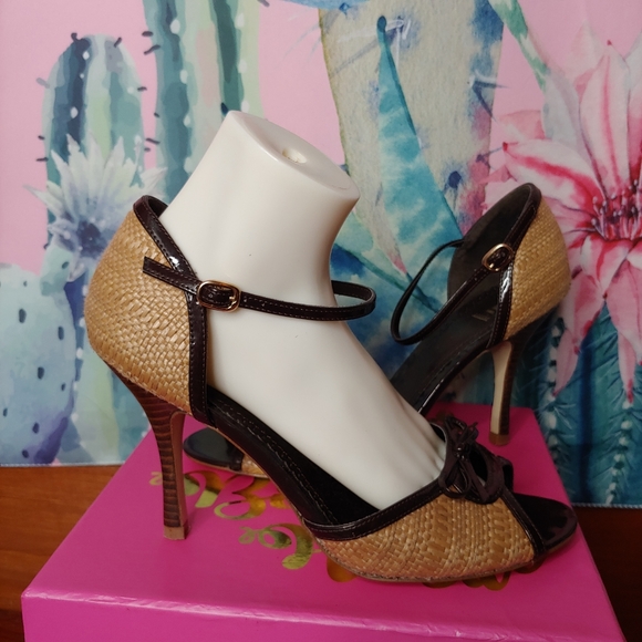 BakersWoven T-Strap Brown Tan Heels 9.5B